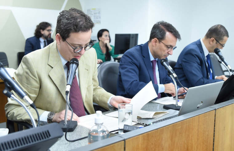 Projeto da CCJ proíbe danças eróticas nas escolas estaduais de MG