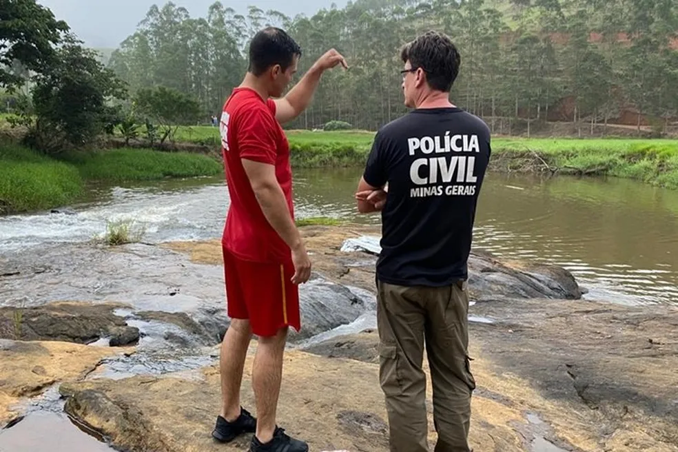 Jovem de 18 anos entra em cachoeira para buscar bola e morre afogado
