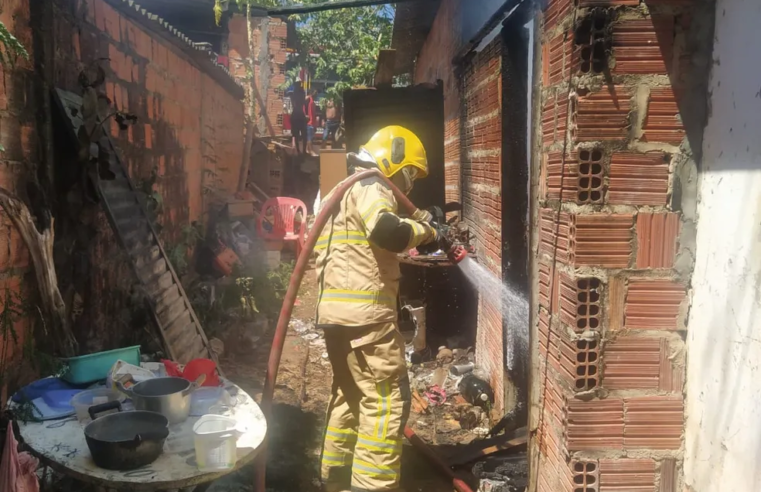 Panela com feijão esquecida causa incêndio em casa em MG