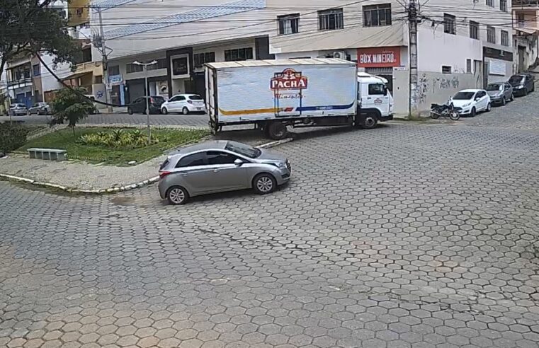 Vídeo: Caminhão desgovernado desce de ré ladeira no centro de Viçosa