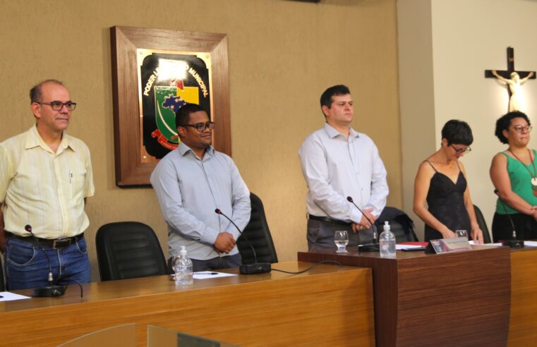 Professores de Viçosa são premiados em sessão na Câmara