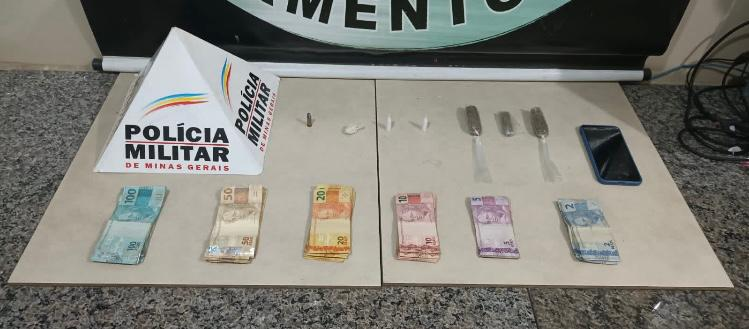 Viçosa: Homem de 16 anos é detido com cocaína, maconha, munição e R$447,00