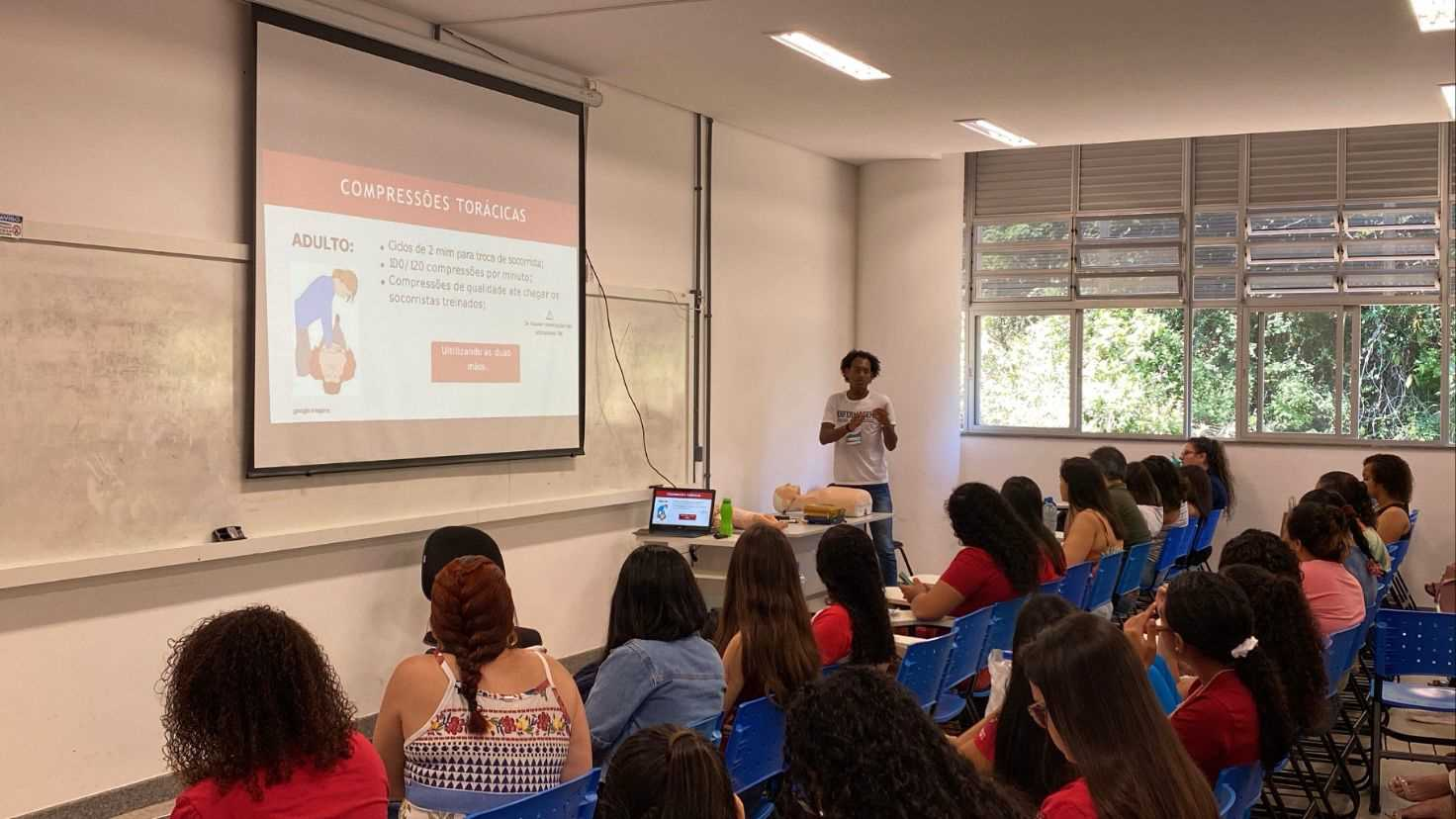 Profissionais da Rede de Educação de Viçosa recebem capacitação sobre primeiros socorros