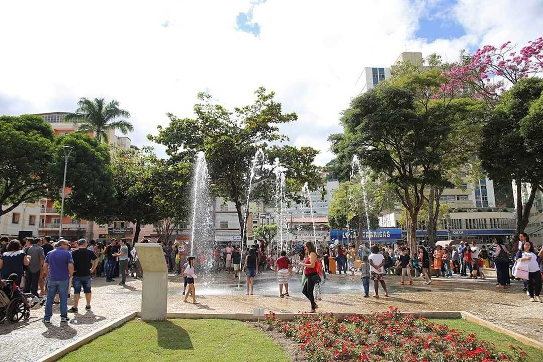 Chafariz da Praça Silviano Brandão deve voltar a funcionar na próxima semana