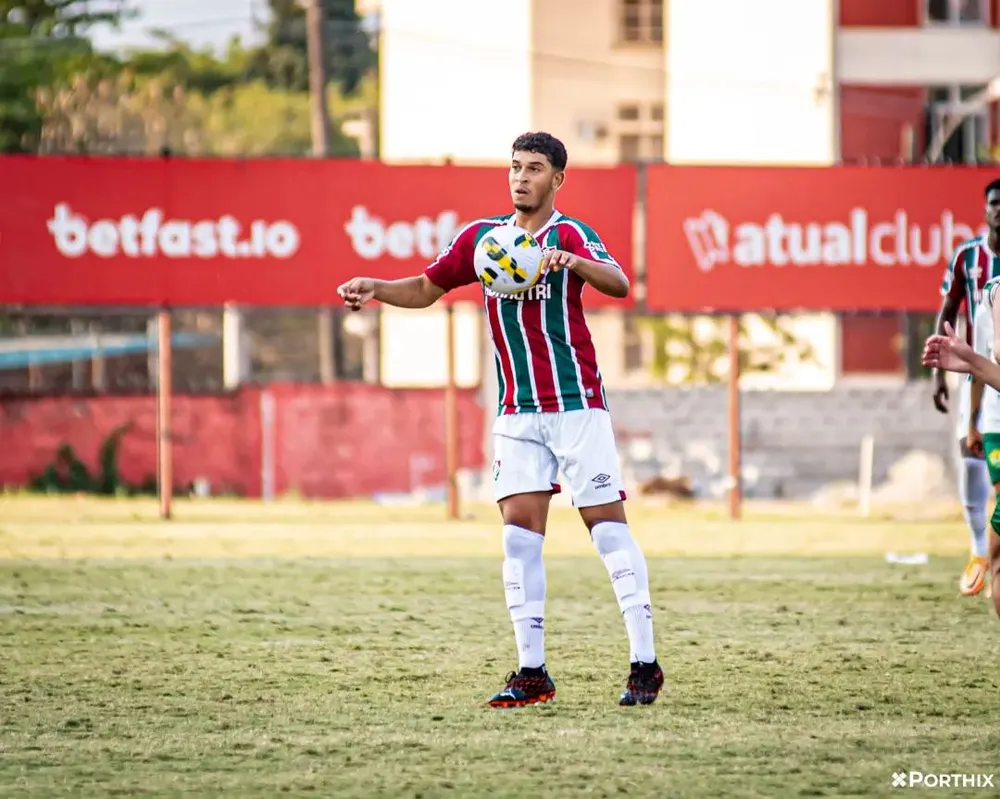 Ex-jogador do sub-23 do Fluminense morre em acidente de trânsito na Zona da Mata