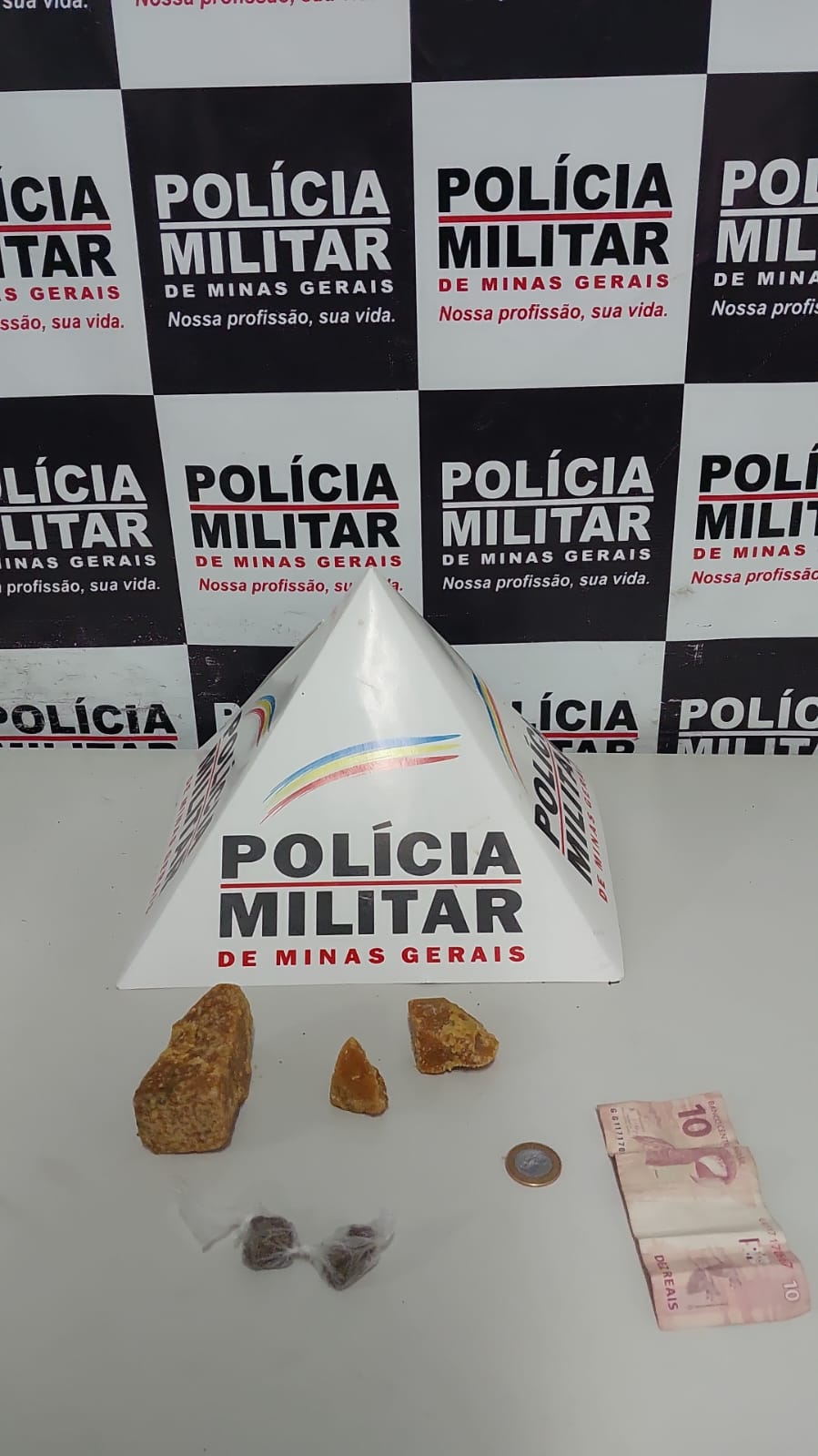 Homens presos por tráfico em Ponte Nova afirmam que compraram a droga em Viçosa