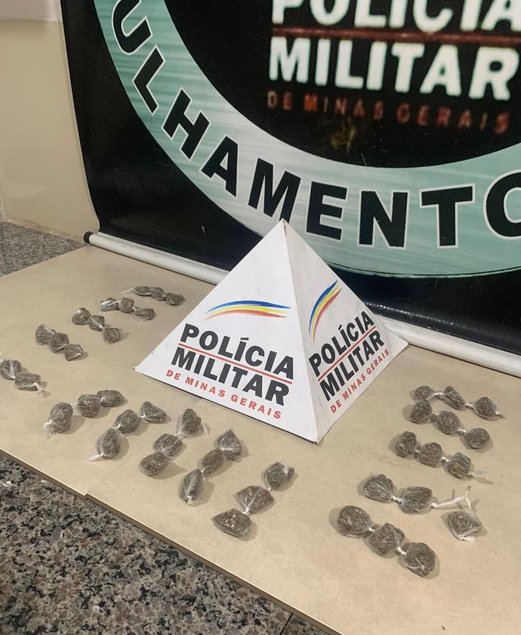 PM apreende drogas no Laranjal após fuga de suspeitos