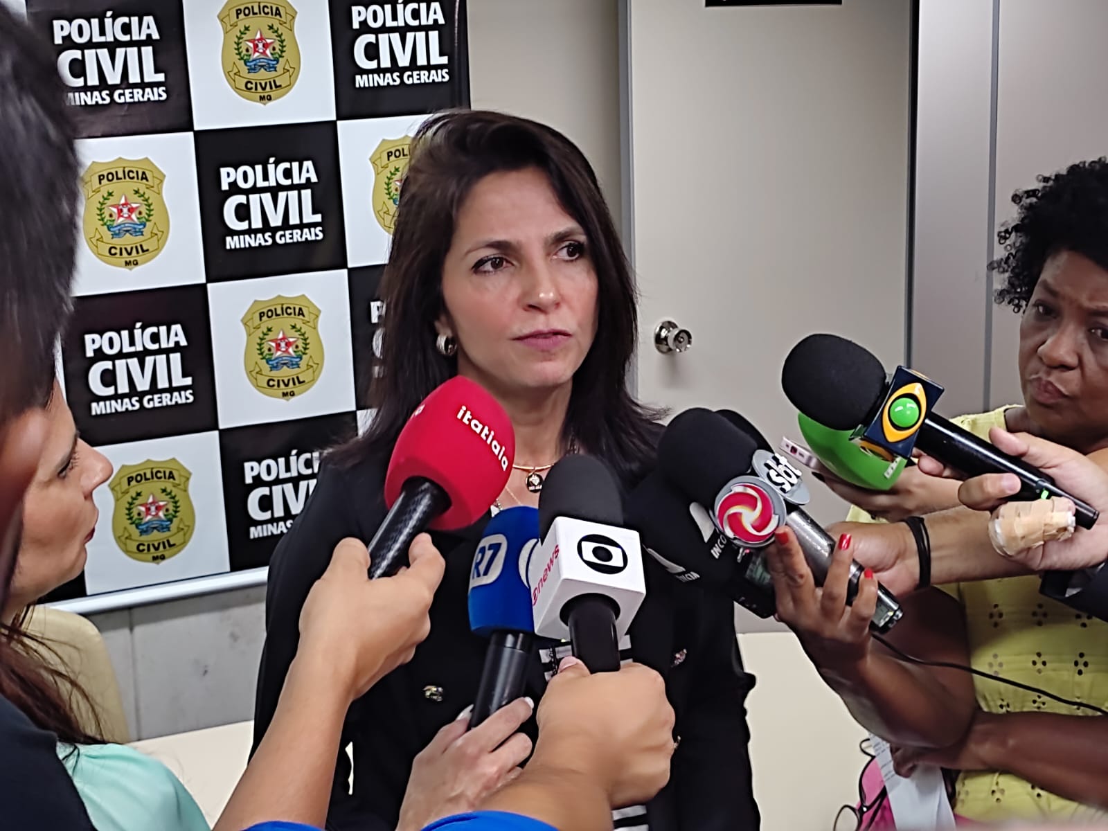 Suposto pai de santo finge benzer adolescentes para estuprá-las e é preso em BH