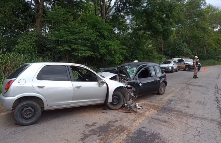 MG-133: após batida frontal, acidente deixa um morto e dois gravemente feridos