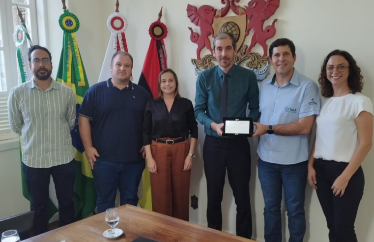 UFV é homenageada pela Sociedade Brasileira de Fruticultura