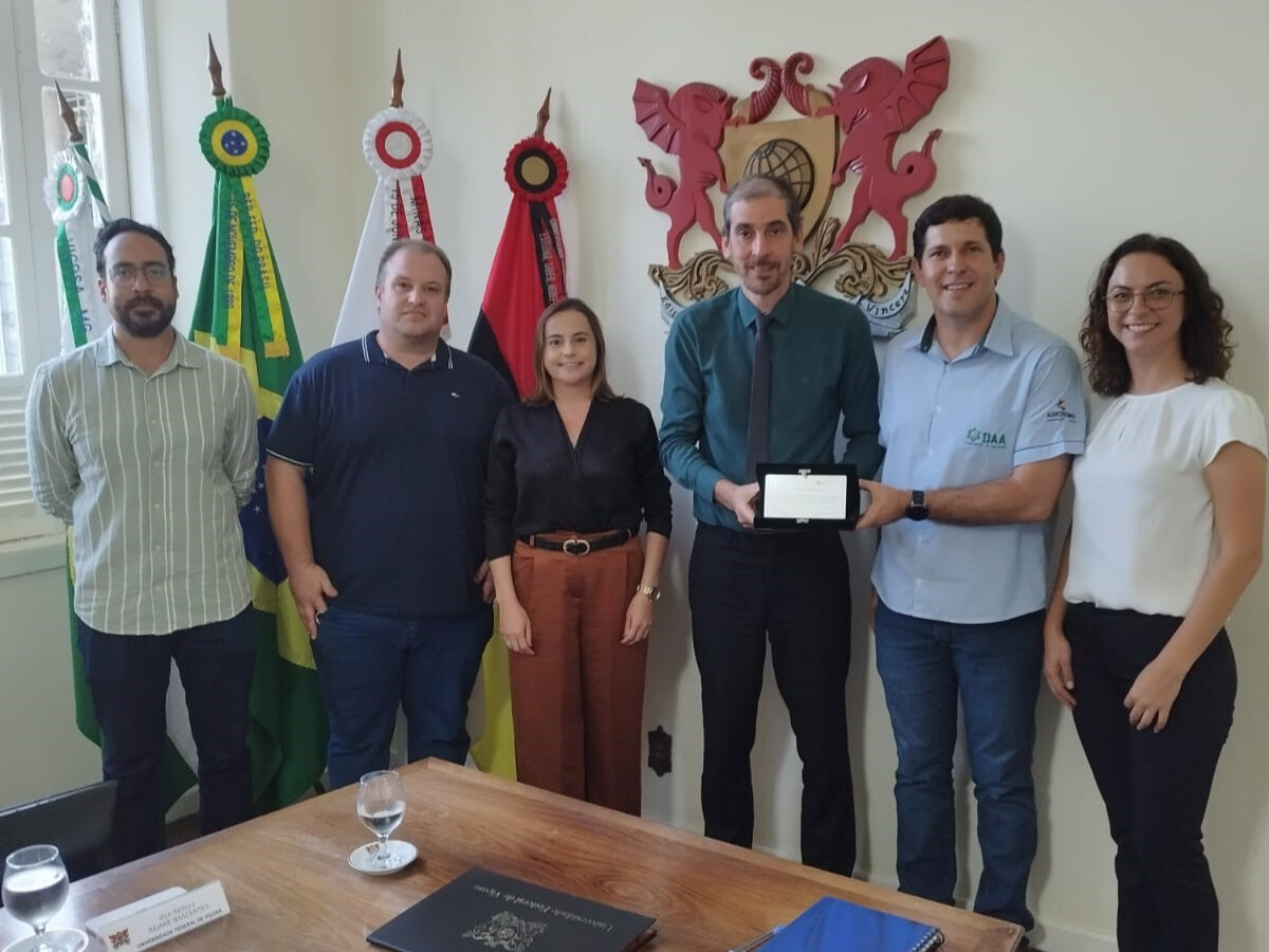 UFV é homenageada pela Sociedade Brasileira de Fruticultura
