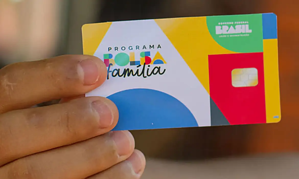 Caixa paga hoje, 15, novo Bolsa Família a beneficiários com NIS de final 5