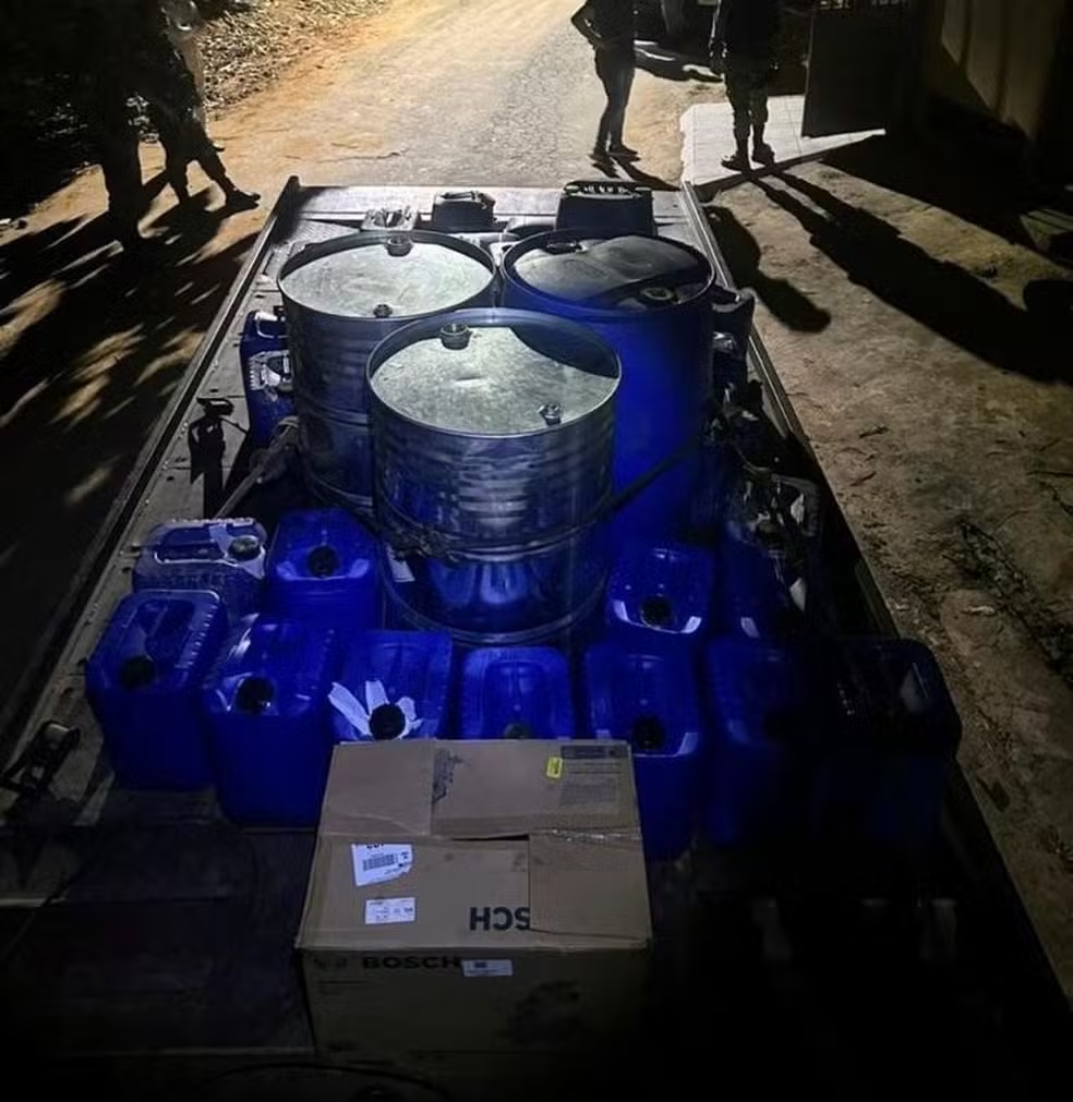 PM apreende 800 litros de ‘loló’ em Ubá