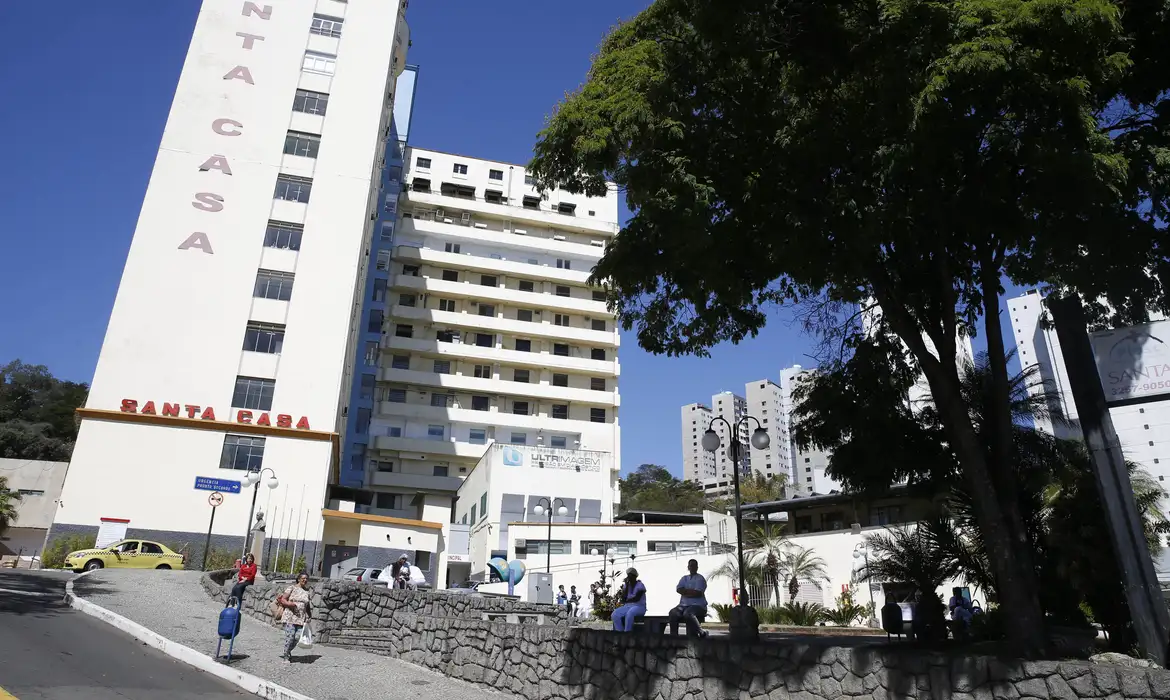Região: menino de um ano está internado após armário cair em sua cabeça