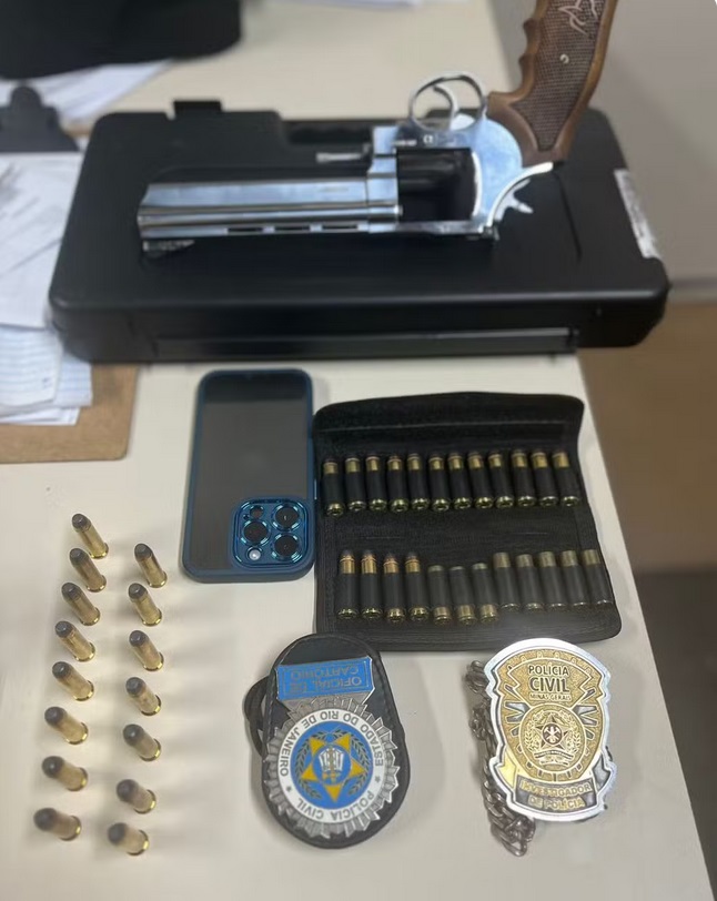 Policial Penal suspeito de facilitar acesso a celulares em presídio de Muriaé é preso no Rio