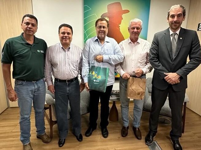 Semana do Fazendeiro é tema de reunião da UFV com sistema Faemg Senar