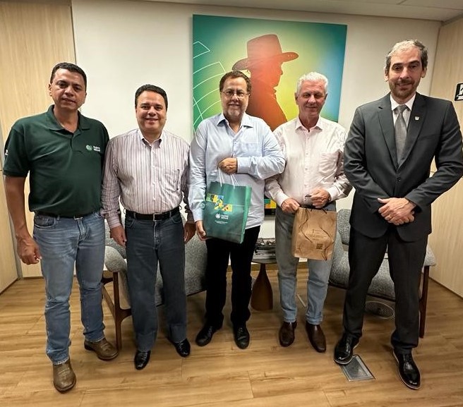 Semana do Fazendeiro é tema de reunião da UFV com sistema Faemg Senar