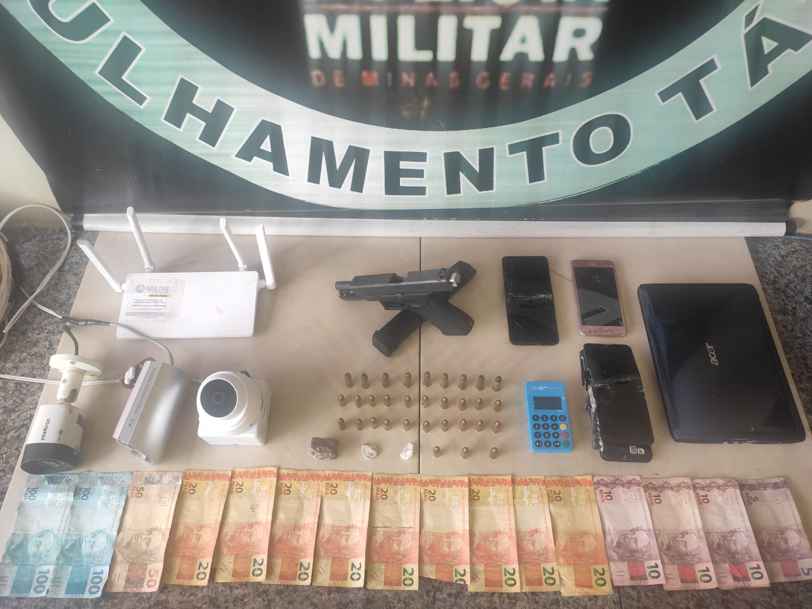 Viçosa: Polícia desarticula ponto de tráfico de drogas e apreende armas