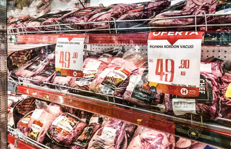 Homem é preso após esconder peça de picanha na cintura