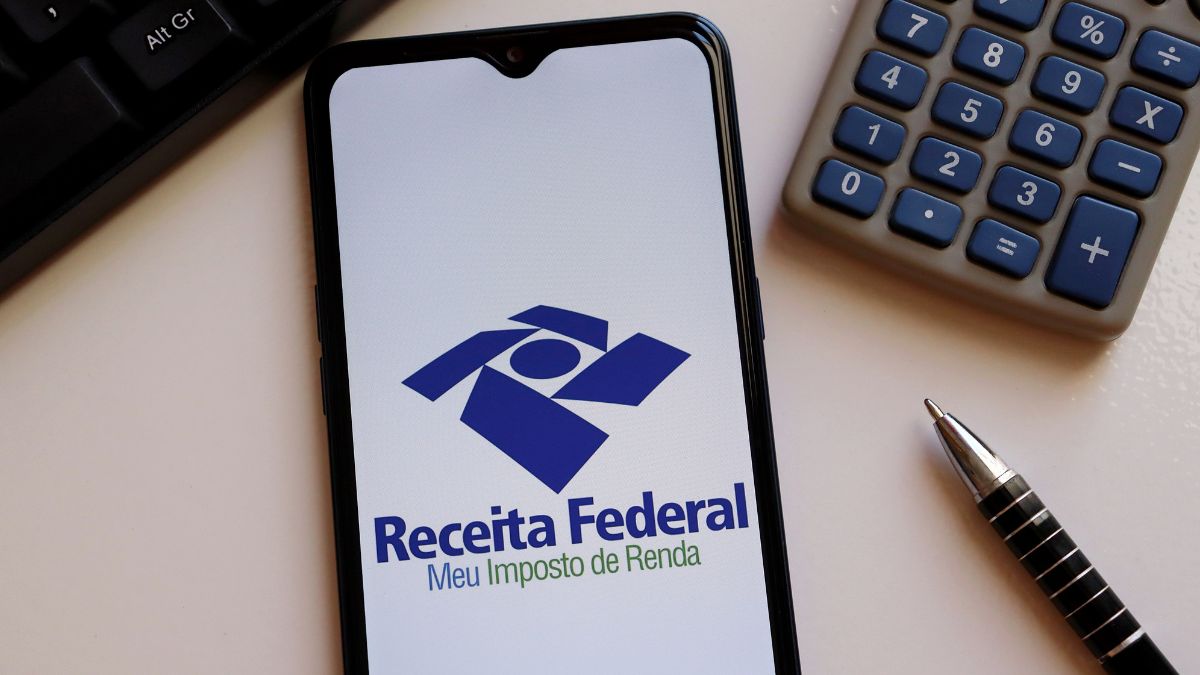 Quem ganha dois salários mínimos voltará a pagar IR