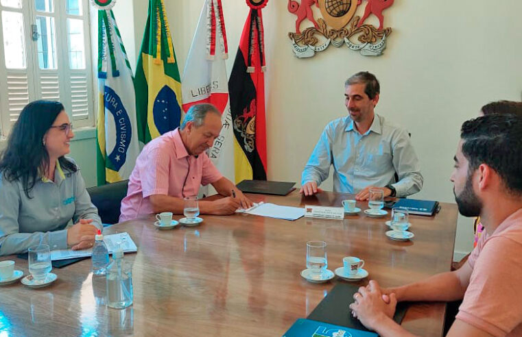 UFV firma acordo para análise da qualidade da água na Zona da Mata