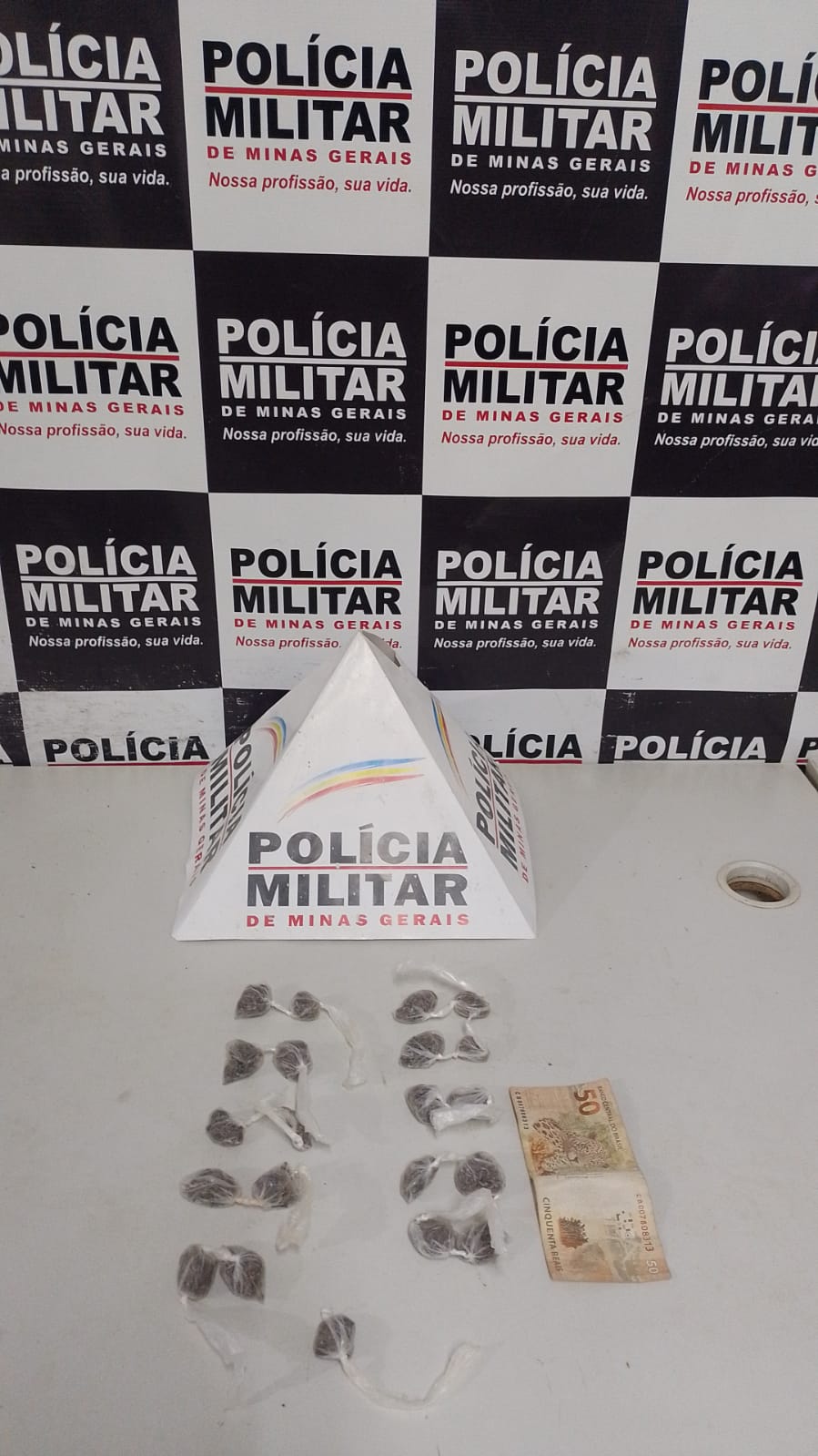 Homem é preso por tráfico de drogas em Ponte Nova