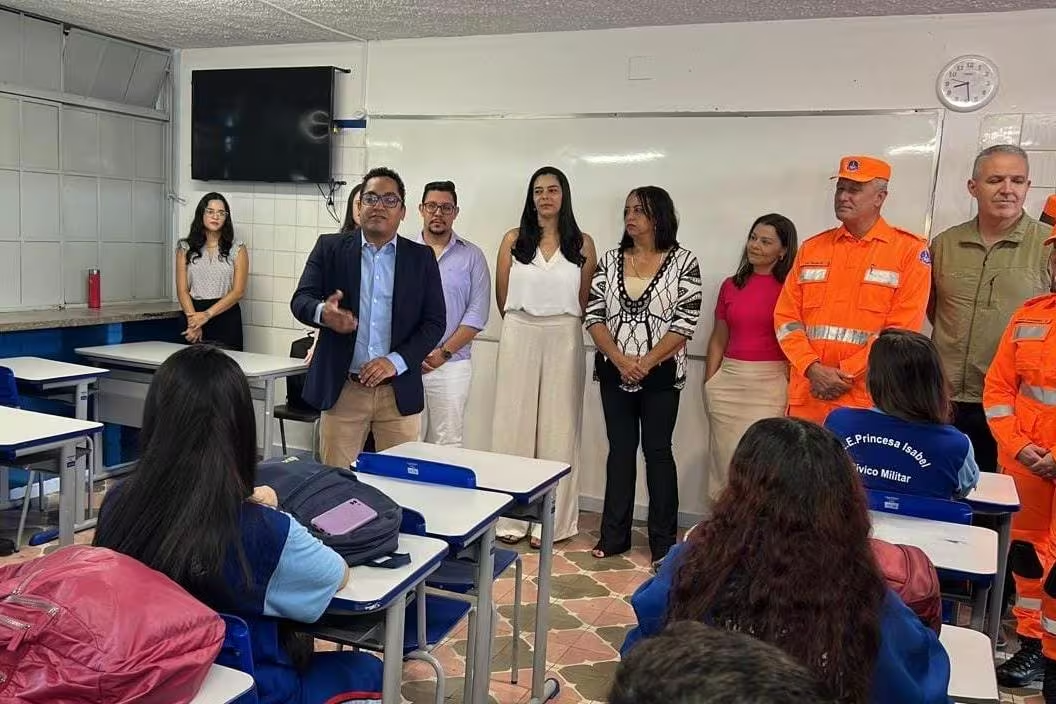 Nove escolas de MG contarão com militares dos Bombeiros a partir desta segunda