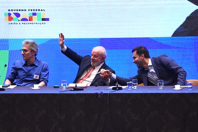 Presidente da ALMG participa de solenidade com Lula e anuncia investimentos no Estado