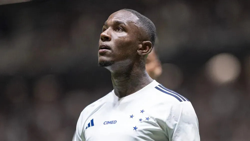 Cruzeiro tomará providências contra racismo sofrido por João Pedro