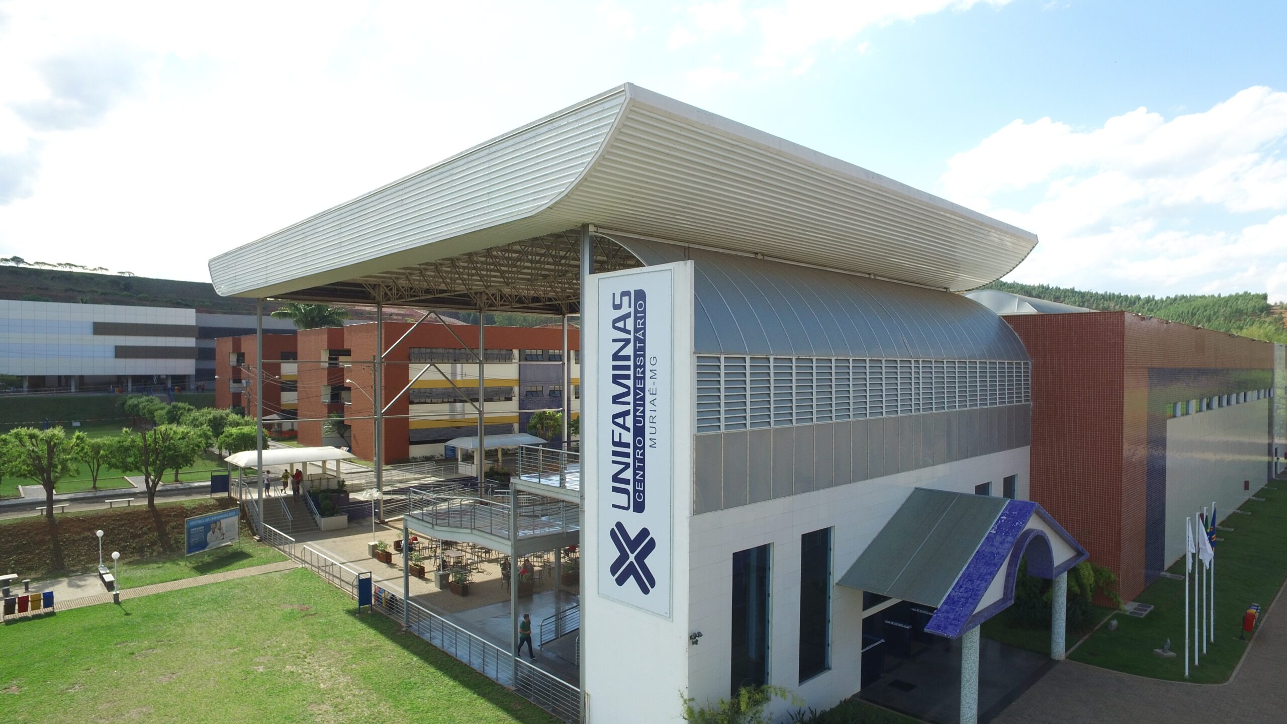 Estudantes da Faminas de Muriaé denunciam assédio em banheiro feminino