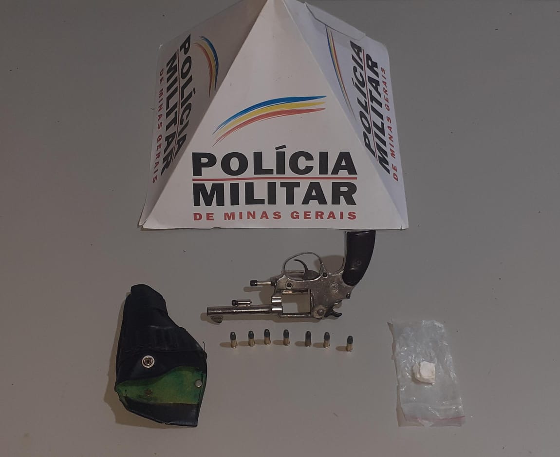PM detém indivíduo por porte ilegal de arma e de drogas em Ervália