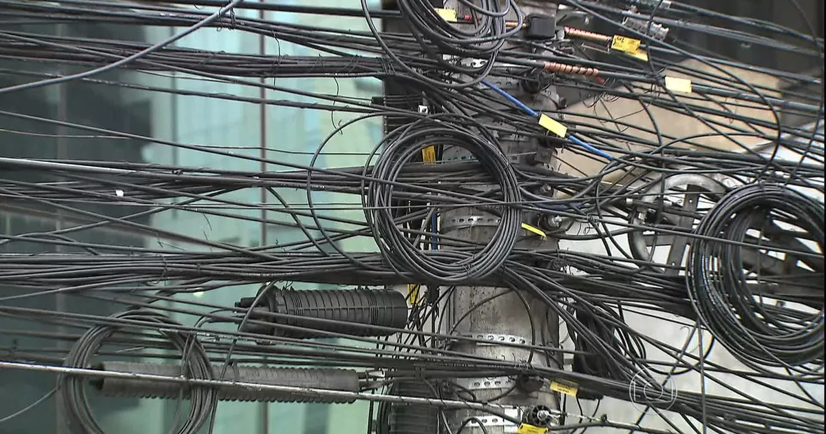 Projeto para remoção de fios e cabos excedentes é aprovado em primeira votação em Viçosa
