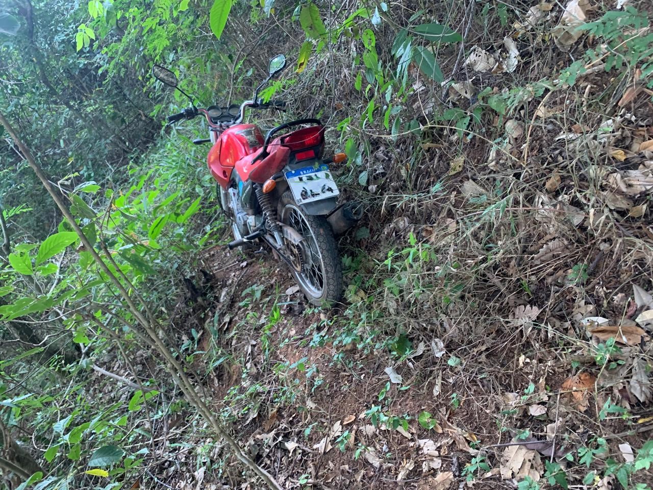 Polícia recupera motocicleta furtada em ação rápida em Ponte Nova-MG
