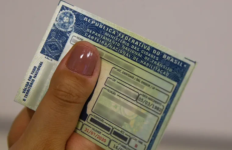 Foto da carteira de motorista poderá conter itens religiosos
