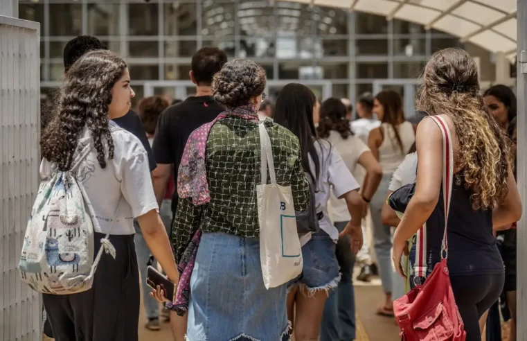 Pedidos de isenção da taxa do Enem podem ser feitos até sexta-feira