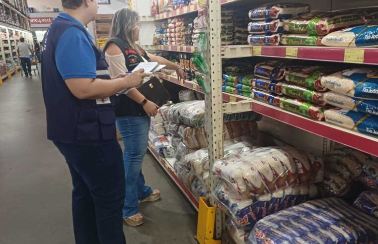 PROCON e Fiscalização visitam supermercados de Viçosa