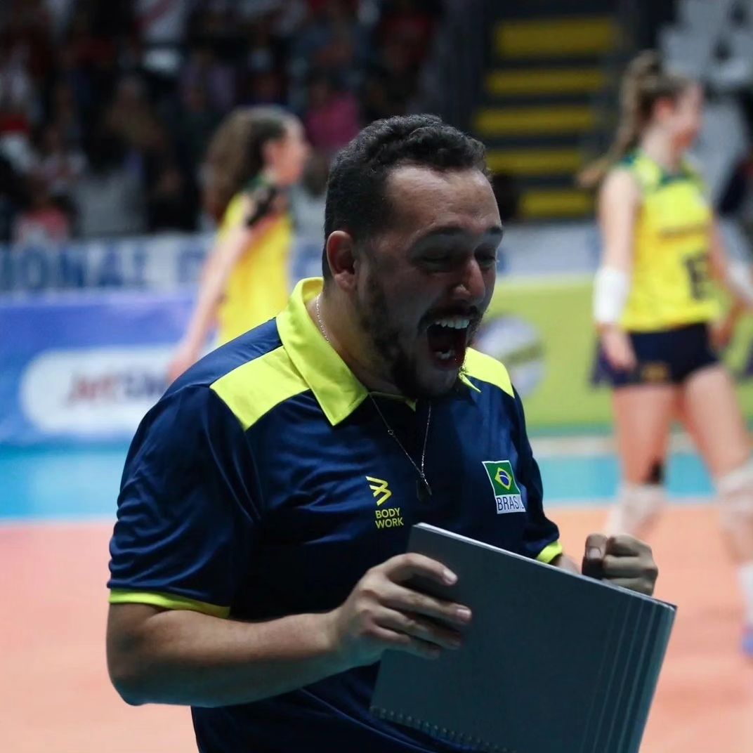 Técnico de vôlei viçosense será homenageado na Câmara hoje (6)