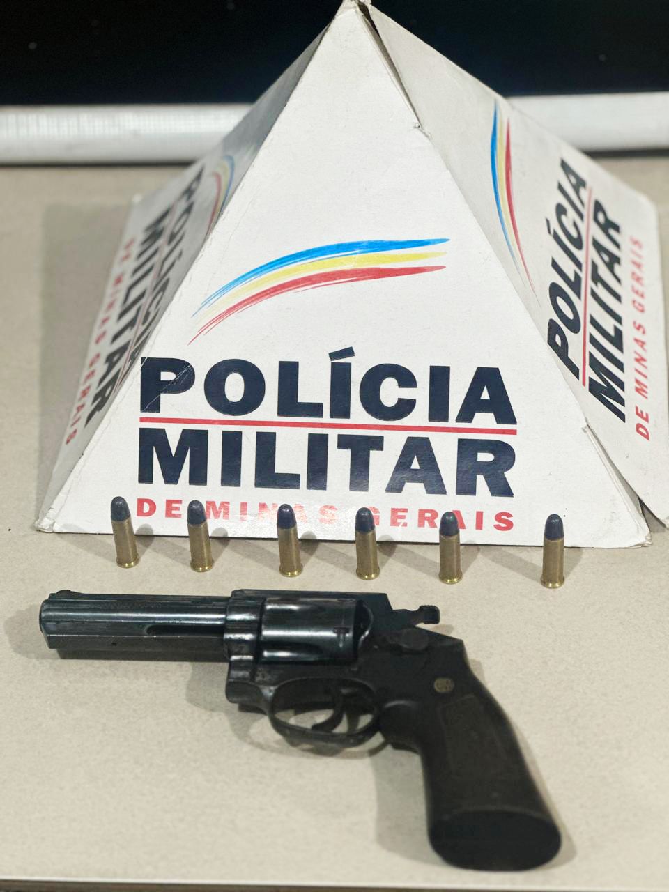 PM apreende arma de fogo durante atendimento a ocorrência em Viçosa
