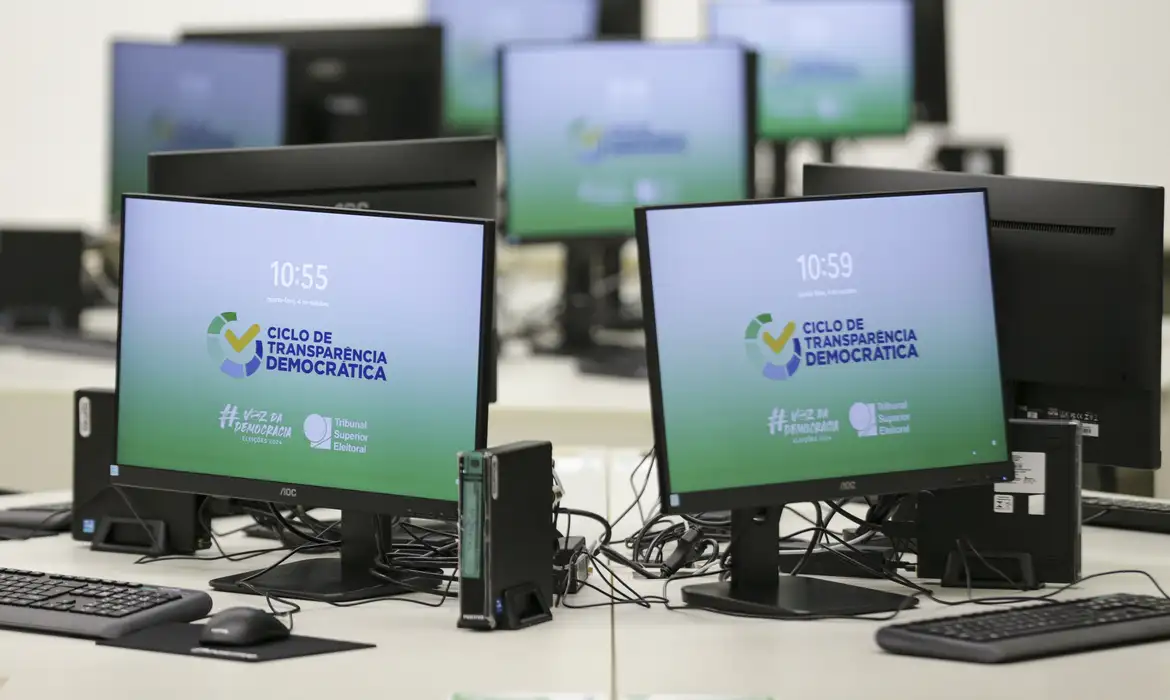 PF e UFMS fazem teste em urnas eletrônicas para eleições 2024