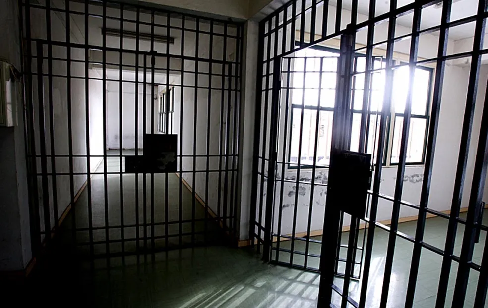 Homem que tentou atropelar 5 policias em 2020 é condenado, em Viçosa