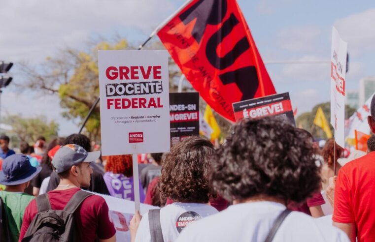 Chega ao fim a greve dos professores das federais