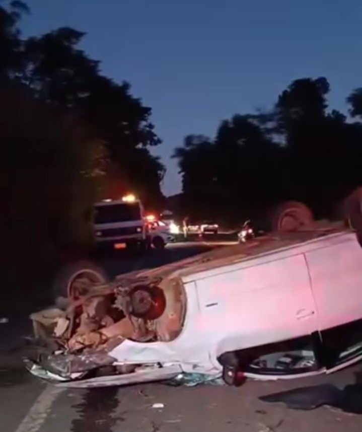 Carro capota e homem morre após perseguição policial, em Ponte Nova