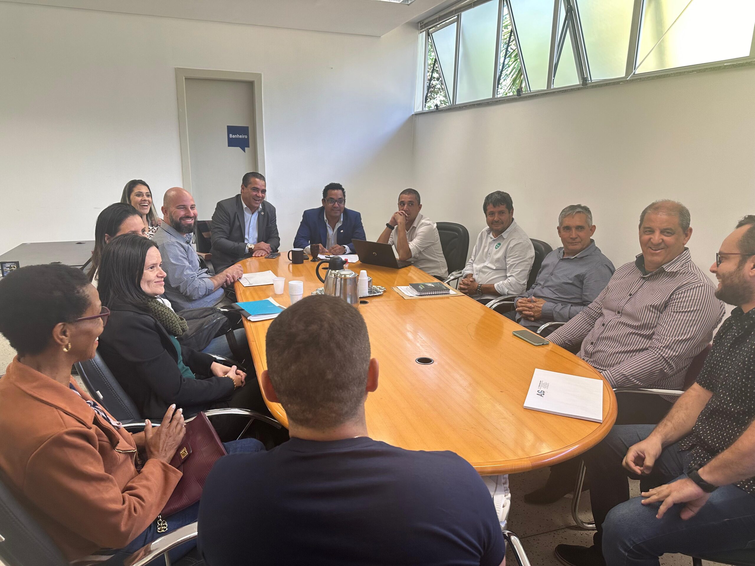 Reunião em BH discutiu criação de Superintendência de Ensino em Viçosa