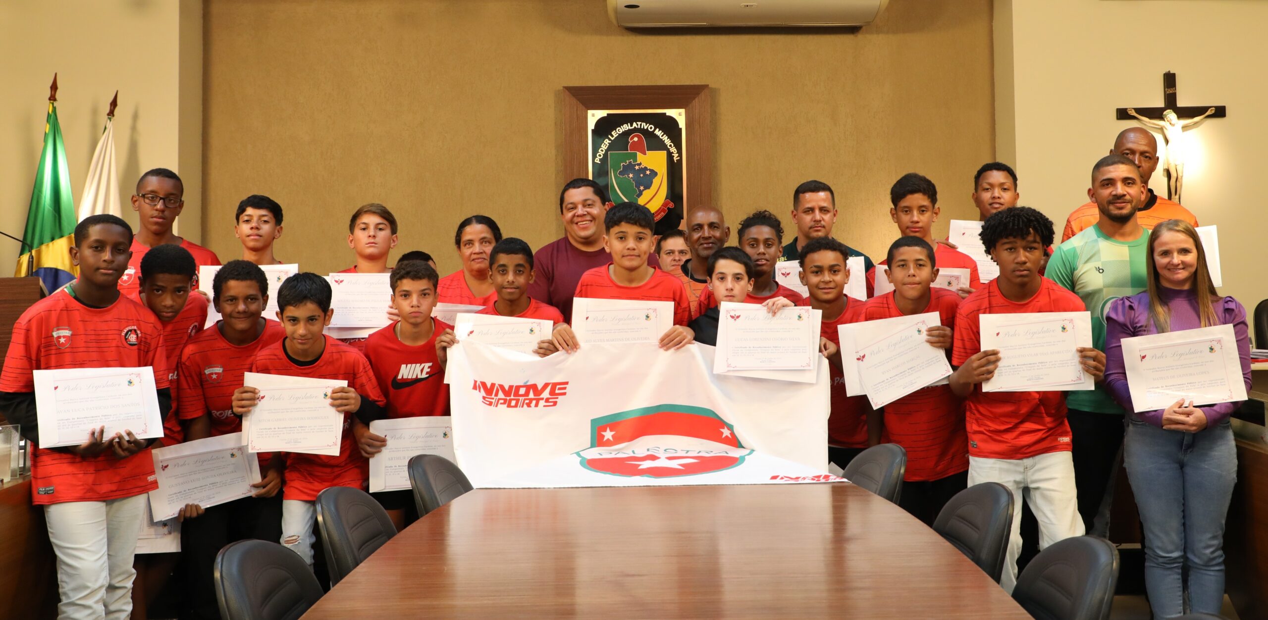 Câmara homenageia atletas do Palestra Sub 13