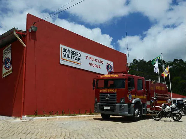 Incêndio florestal entre Teixeiras e Ponte Nova queima 20.000 m2