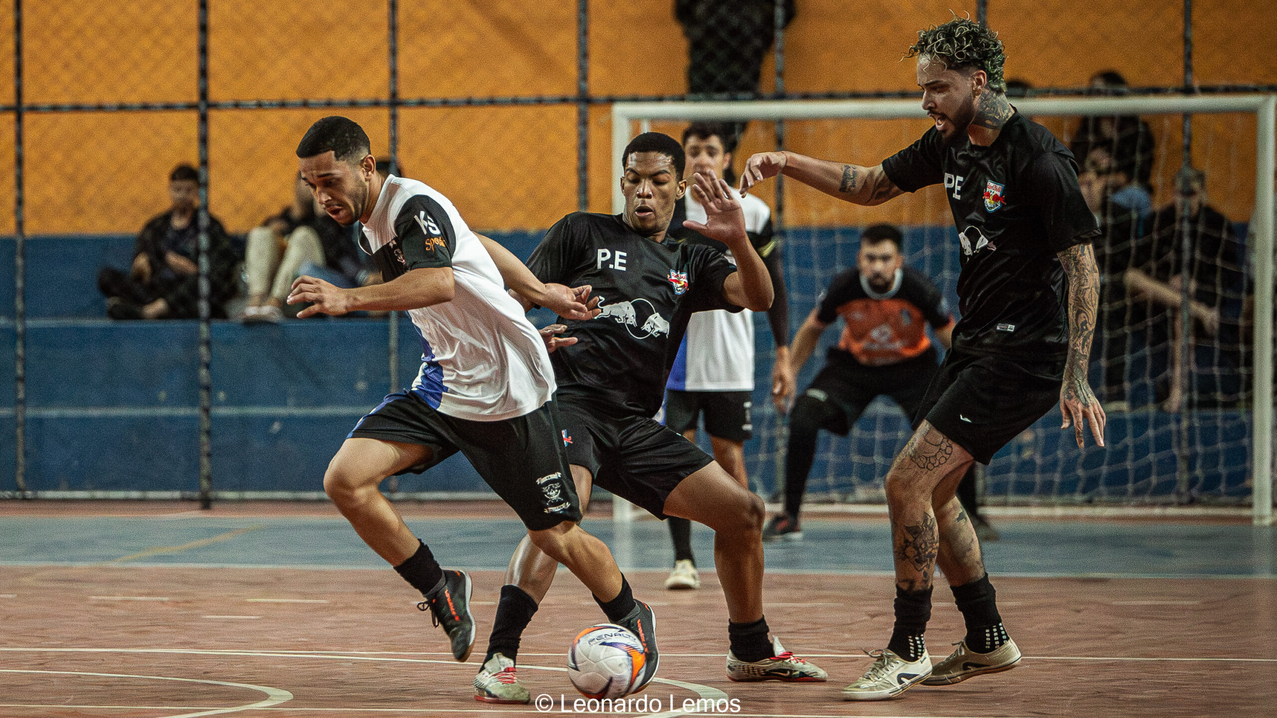 Grandes emoções no 1º Torneio 21 de Abril de futsal em Coimbra