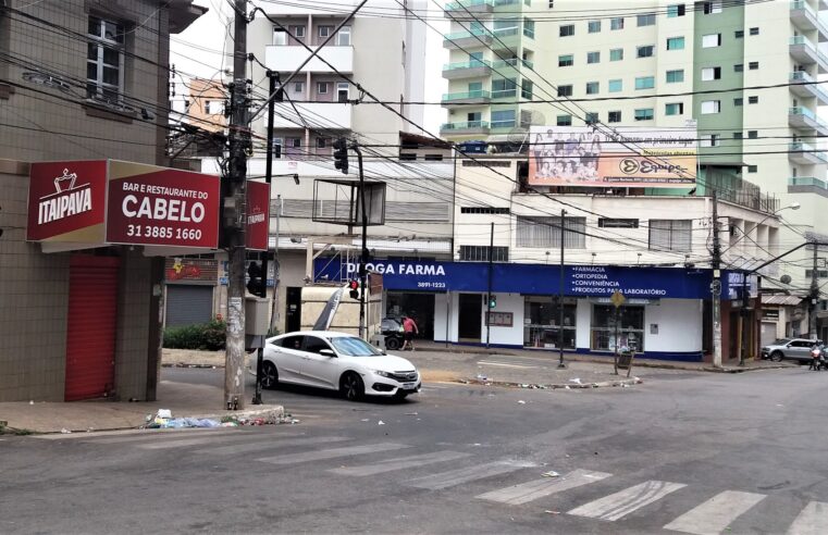 Indivíduos armados roubam bar na Avenida Santa Rita