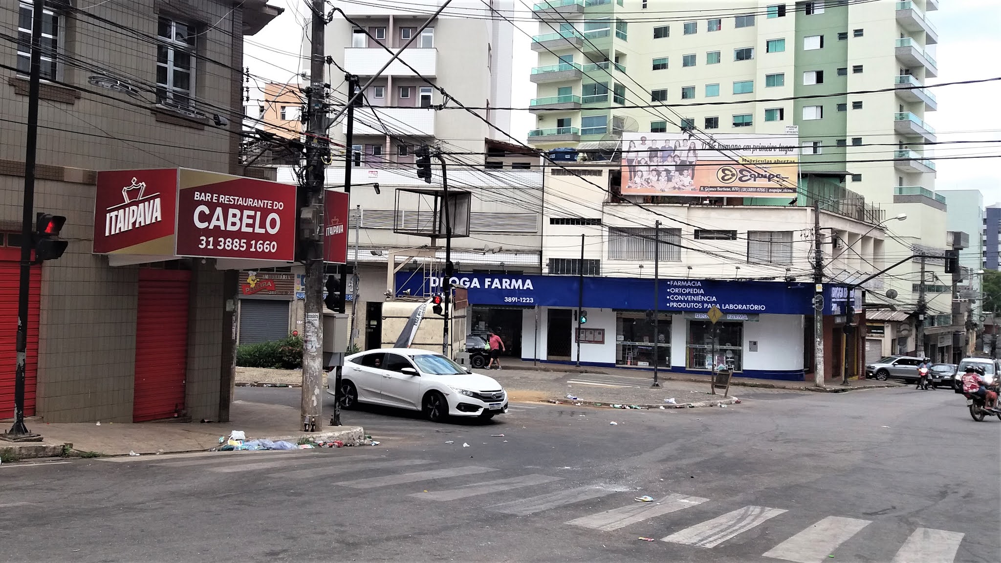 Indivíduos armados roubam bar na Avenida Santa Rita