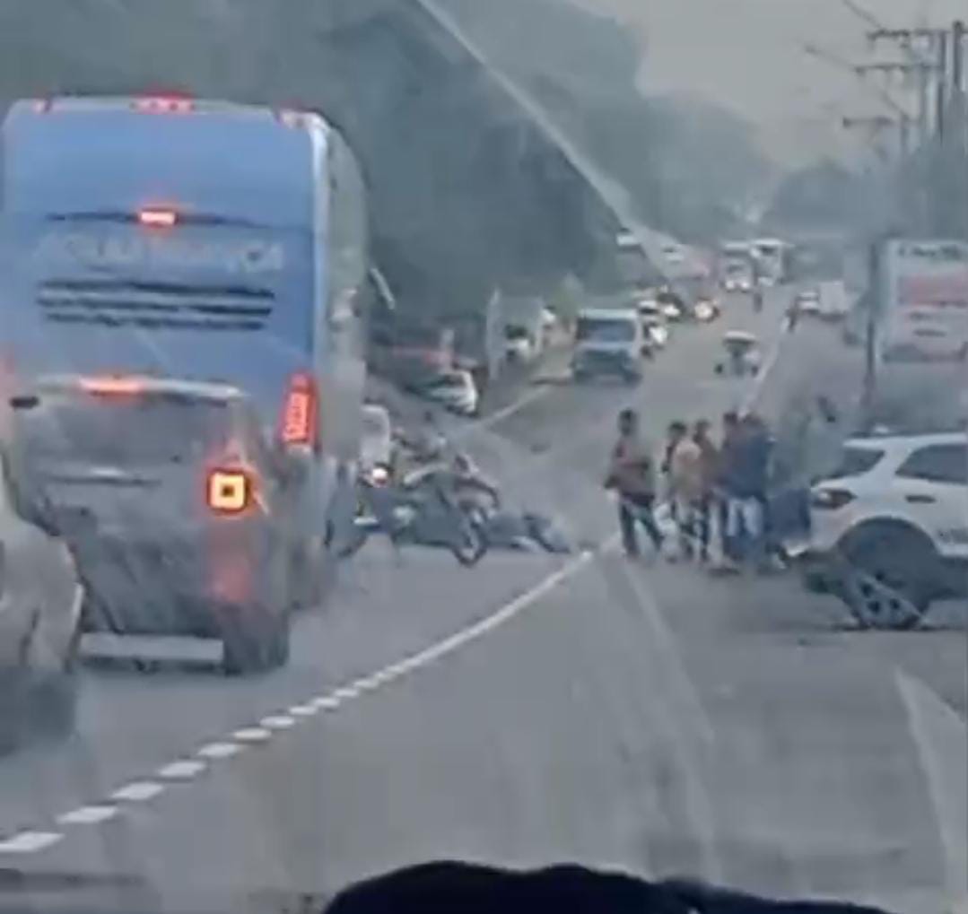 Colisão entre motos deixa dois feridos no Bairro João Braz