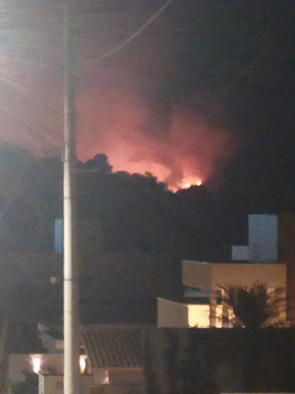 Noite quente: Bombeiros de Viçosa combatem incêndios na cidade e zona rural